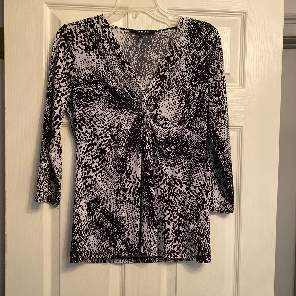 3 quarter sleeve black and white print  top